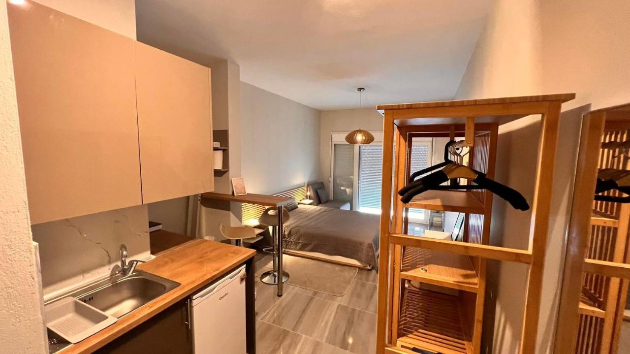 N-Joy Apartment Peraía エクステリア 写真
