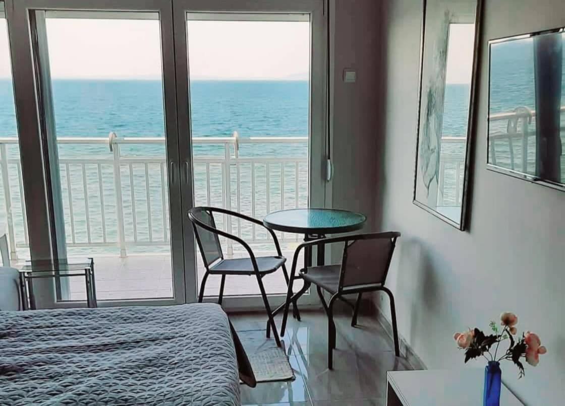 N-Joy Apartment Peraía エクステリア 写真